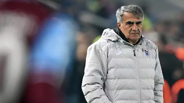 Süper Lig ekiplerinden Trabzonspor, teknik direktör Şenol Güneş ile yollarını ayırmaya hazırlanıyor. Arda Turan'ın ismi geçiyor!