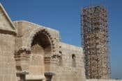 Harran’ın depremlerde hasar gören 13 asırlık simge minaresi onarılıyor