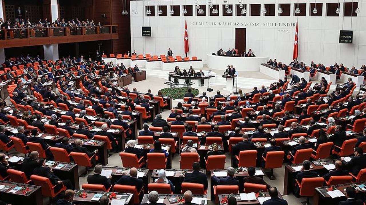 chp-nin-emekli-onergesine-akp-ve-mhp-den-ret-geldi