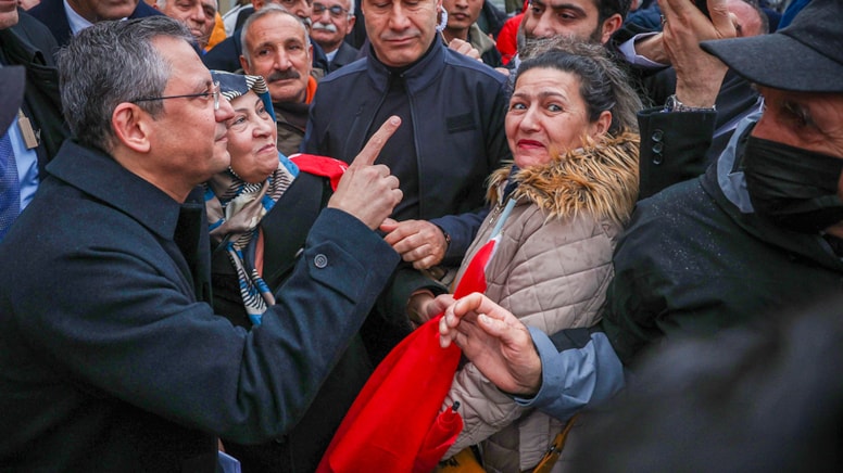 Özel'den Erdoğan'a: ''En düşük emekli maaşını asgari ücret yapmadan karşıma gelme''