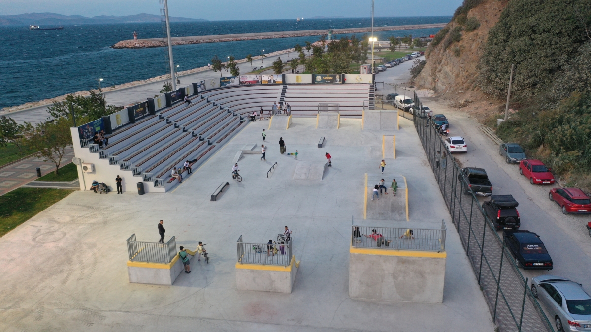 Bandırma'da gençlere 'Deniz Manzaralı' Skate Park hizmeti