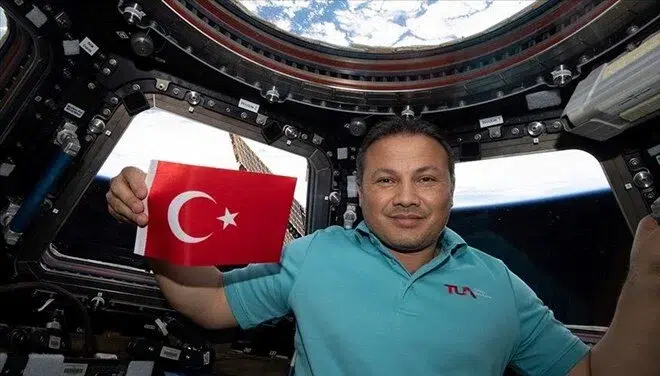 Türkiye'nin ilk astronotu Gezeravcı'nın dönüşü tekrar ertelendi