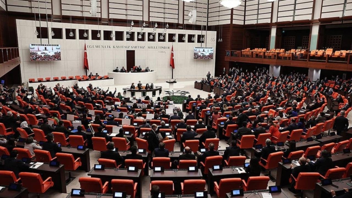 Antalya'daki sel felaketinin araştırılması önergesine Ak Parti ve MHP'den ret!