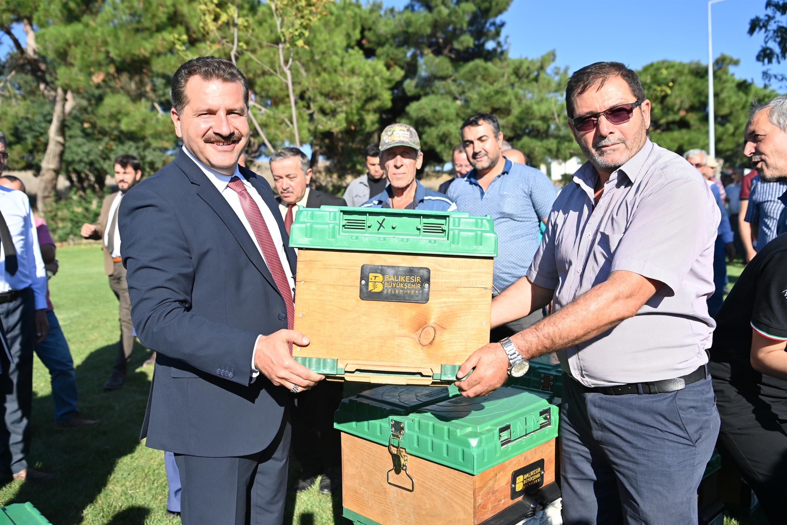 Büyükşehir'den Bandırmalı arıcılara büyük destek