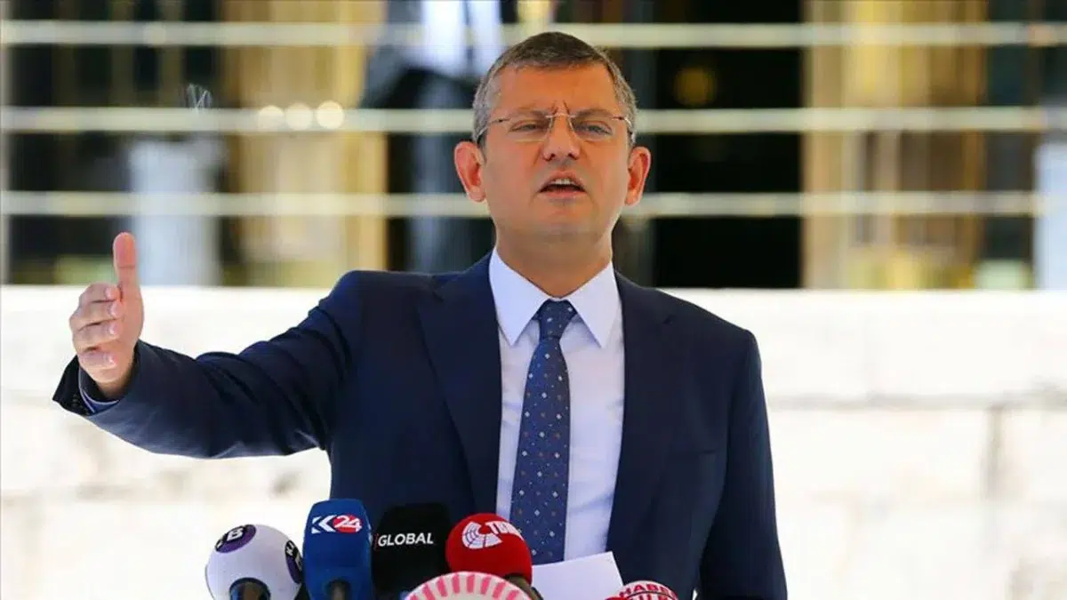 Özgür Özel: ''Birleşin ve kentlerinizi tek adamdan koruyun''