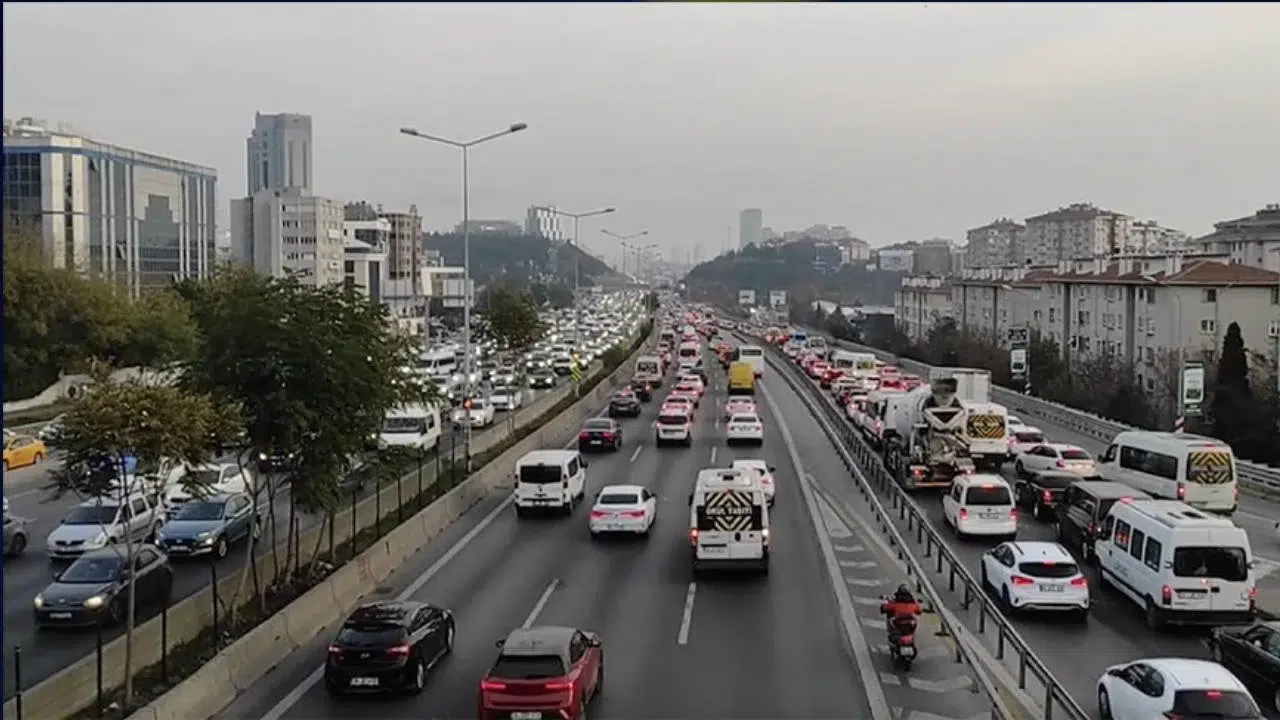 İstanbul'da bazı yollar trafiğe kapatılacak