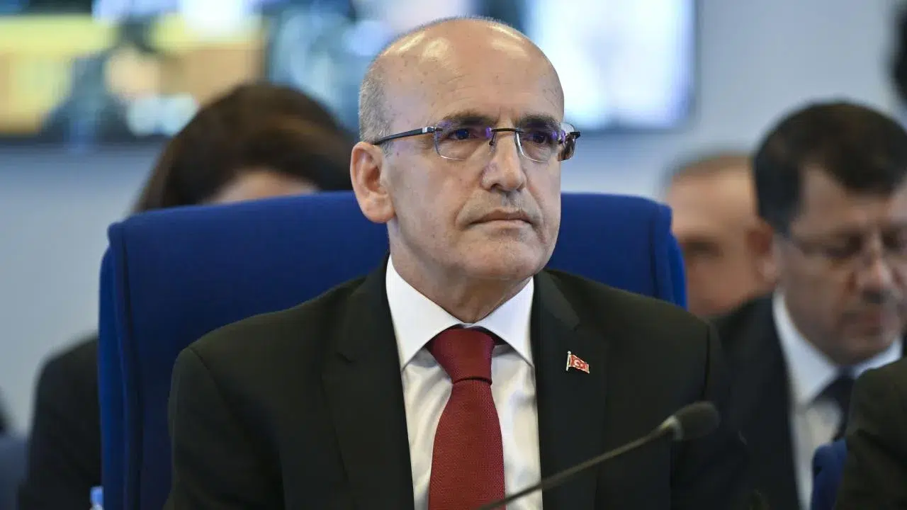 Mehmet Şimşek: Bizden duymadığınız haberlere itibar etmeyin