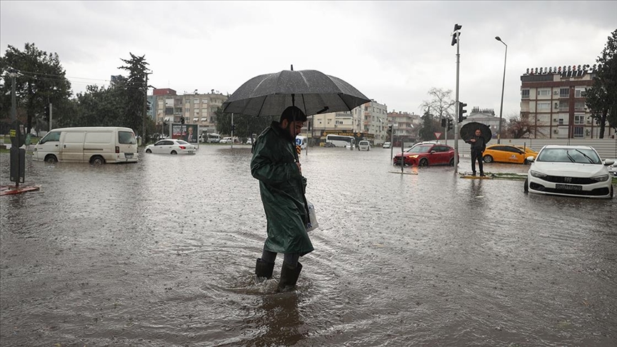 Kar, sağanak, fırtına! Meteorolojiden yurdun bazı illeri için sağanak ve kar uyarısı