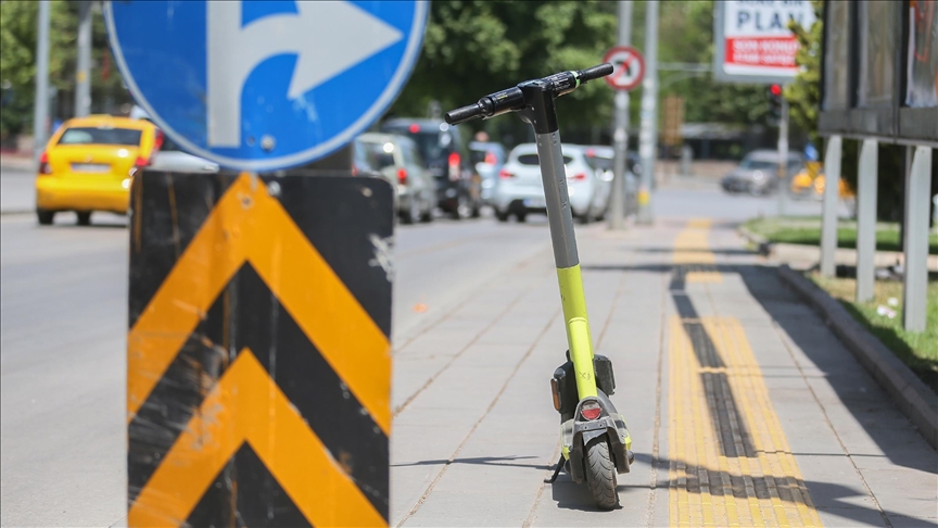 Elektrikli scooter'lar yollara dönüyor!