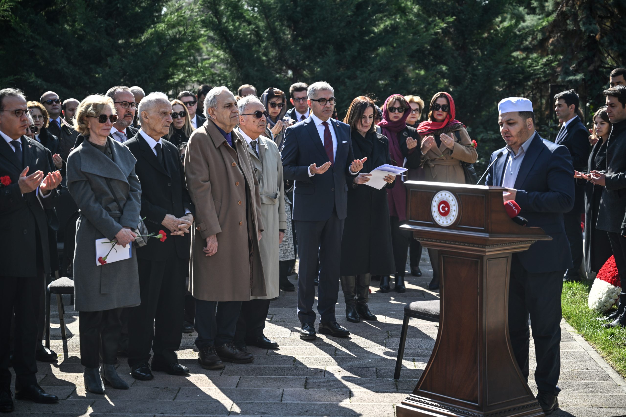 Ankara'da şehit diplomatlar için Dışişleri Şehitliği'nde anma töreni düzenlendi