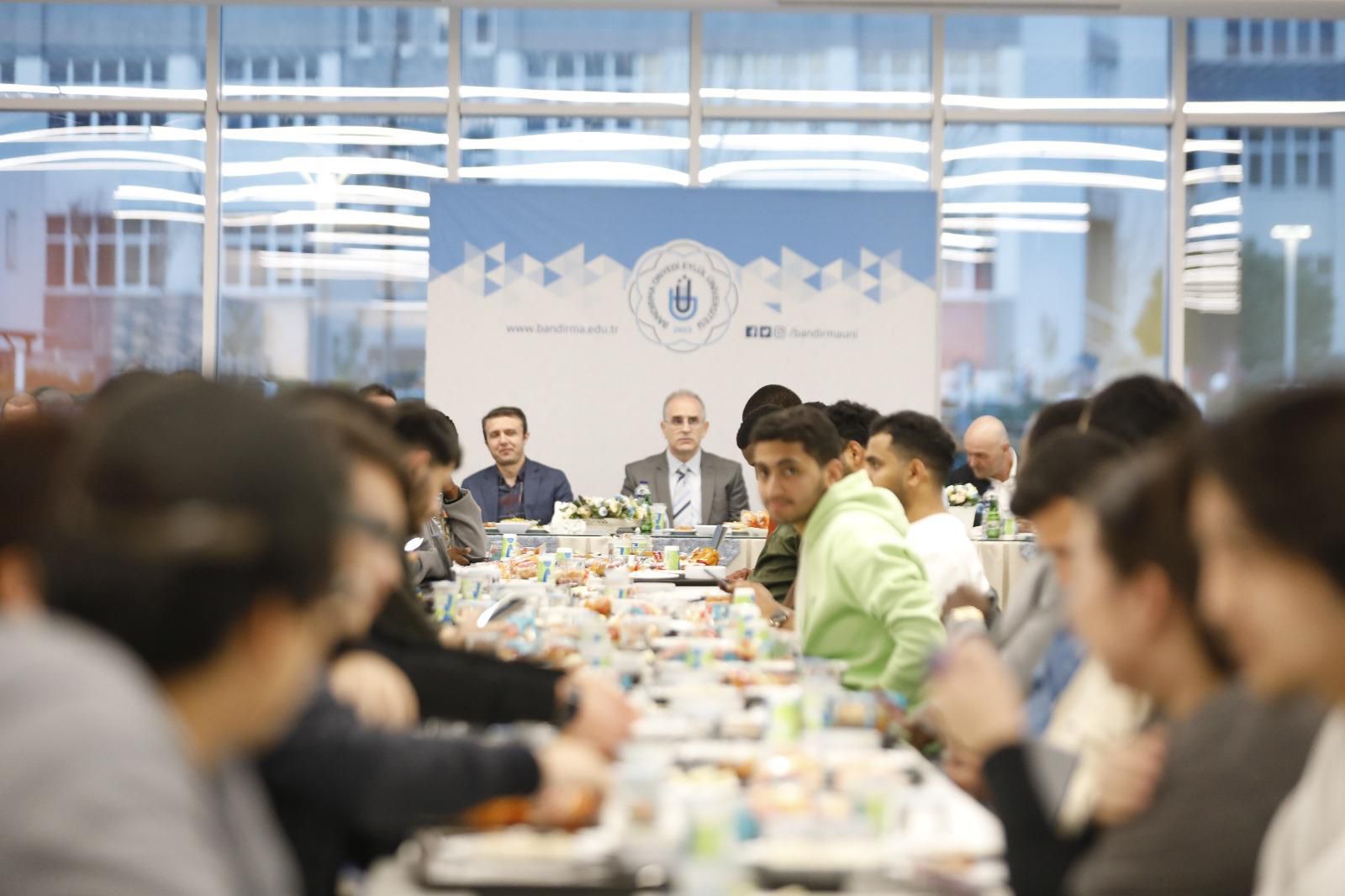 BANÜ’de Uluslararası öğrencilerle iftar