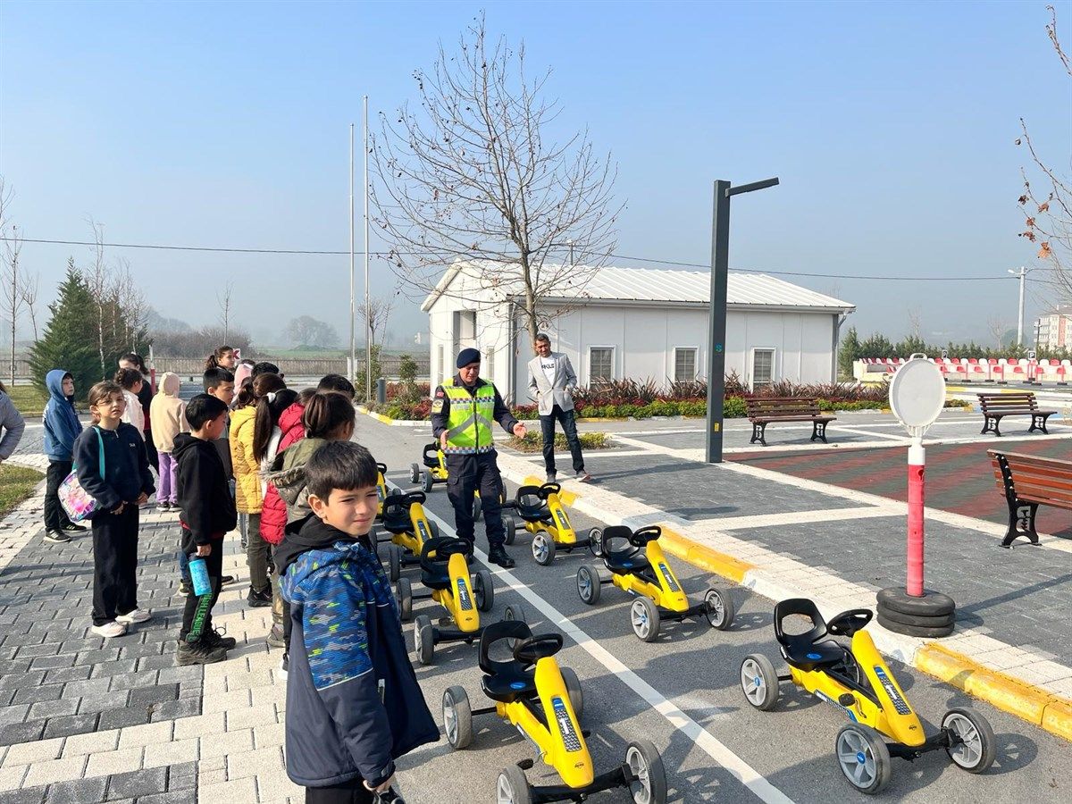 Balıkesir'de 659 öğrenciye uygulamalı trafik eğitimi verildi