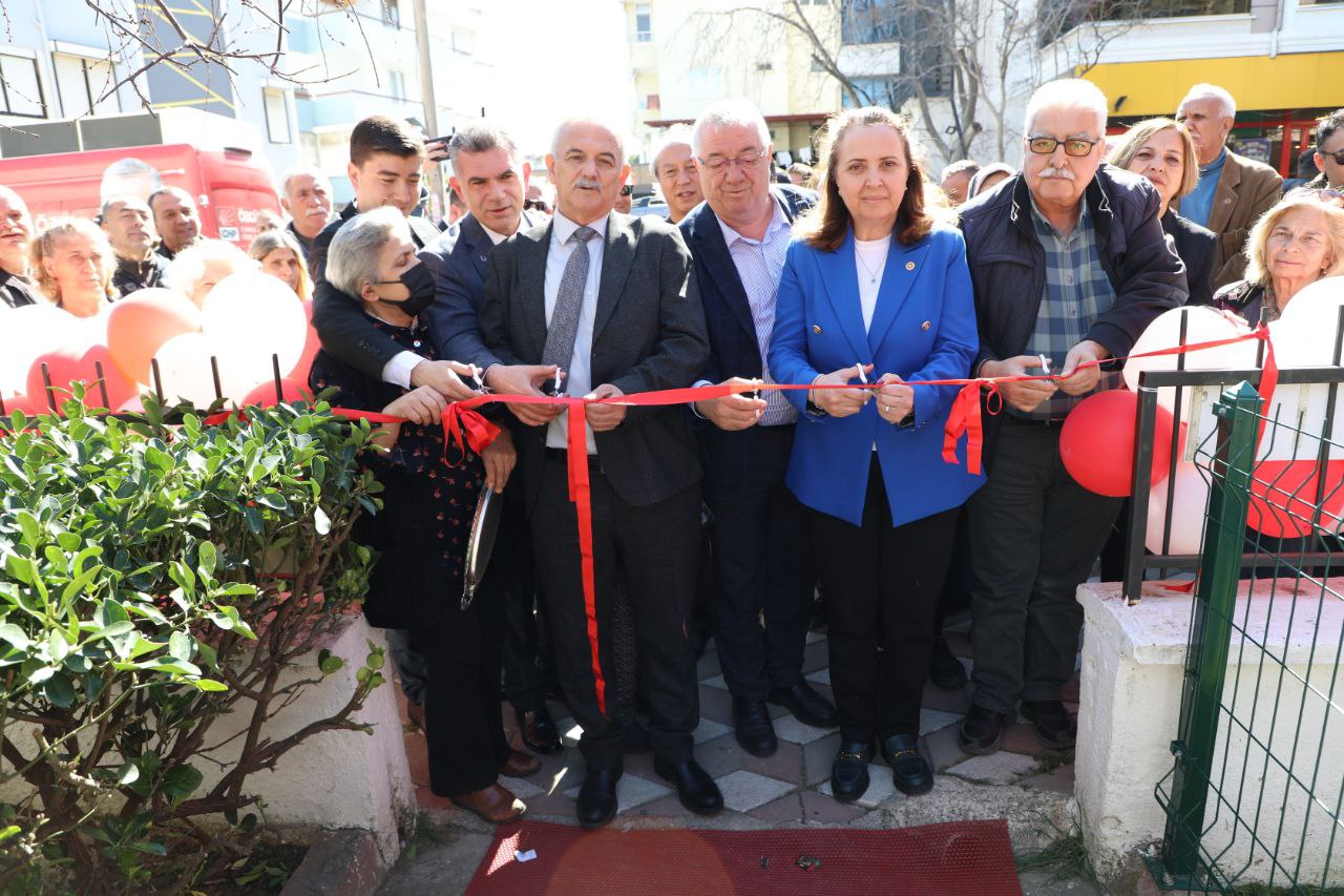 Edremit Sarıkız Mahalle Muhtarlığı, yeni yerinde hizmete açıldı