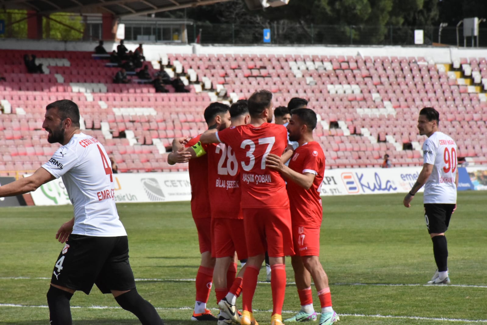 Balıkesirspor evinde 4-1 galip geldi