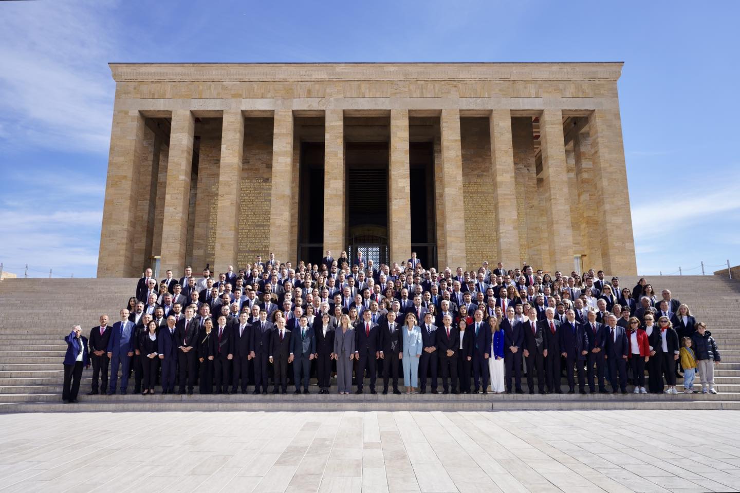 Ekrem İmamoğlu ve beraberindeki heyet Anıtkabir'i ziyaret etti