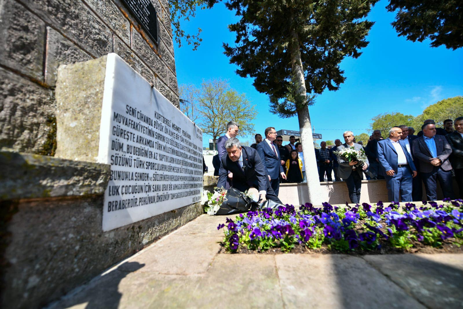 Kurtdereli Mehmet Pehlivan ölüm yıldönümünde mezarı başında anıldı