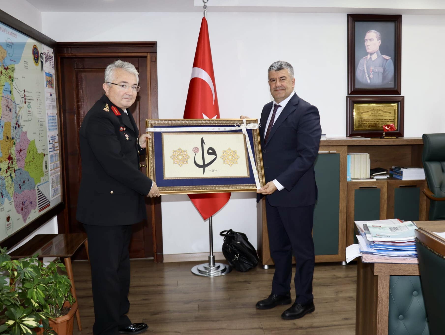 Mesut Akbıyık, Tümgeneral Nurettin Alkan'ı ziyaret etti