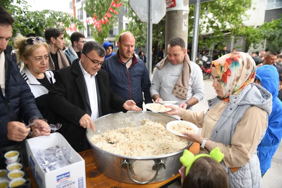 Hakan Şehirli, Plevne mahallesinde düzenlenen mahalle hayrına katıldı