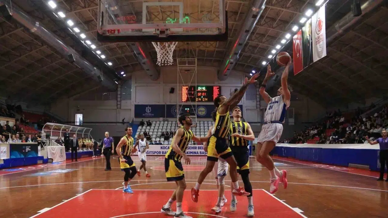 Balıkesir Büyükşehir Belediyespor, Fenerbahçe'yi 80-75 mağlup etti!