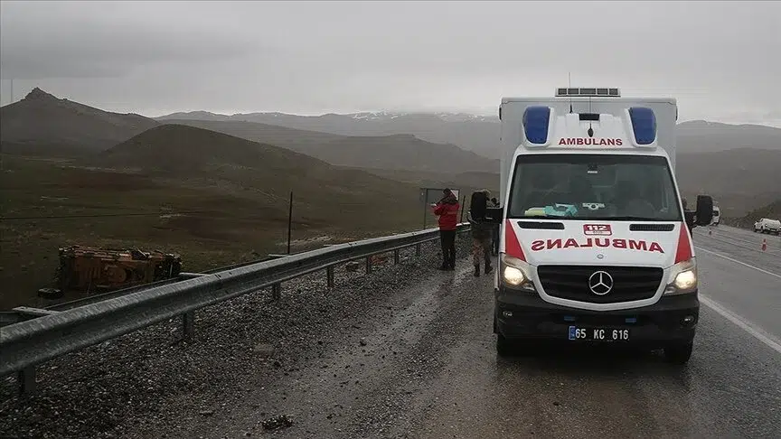 Askeri aracın devrilmesi sonucu bir asker yaralandı