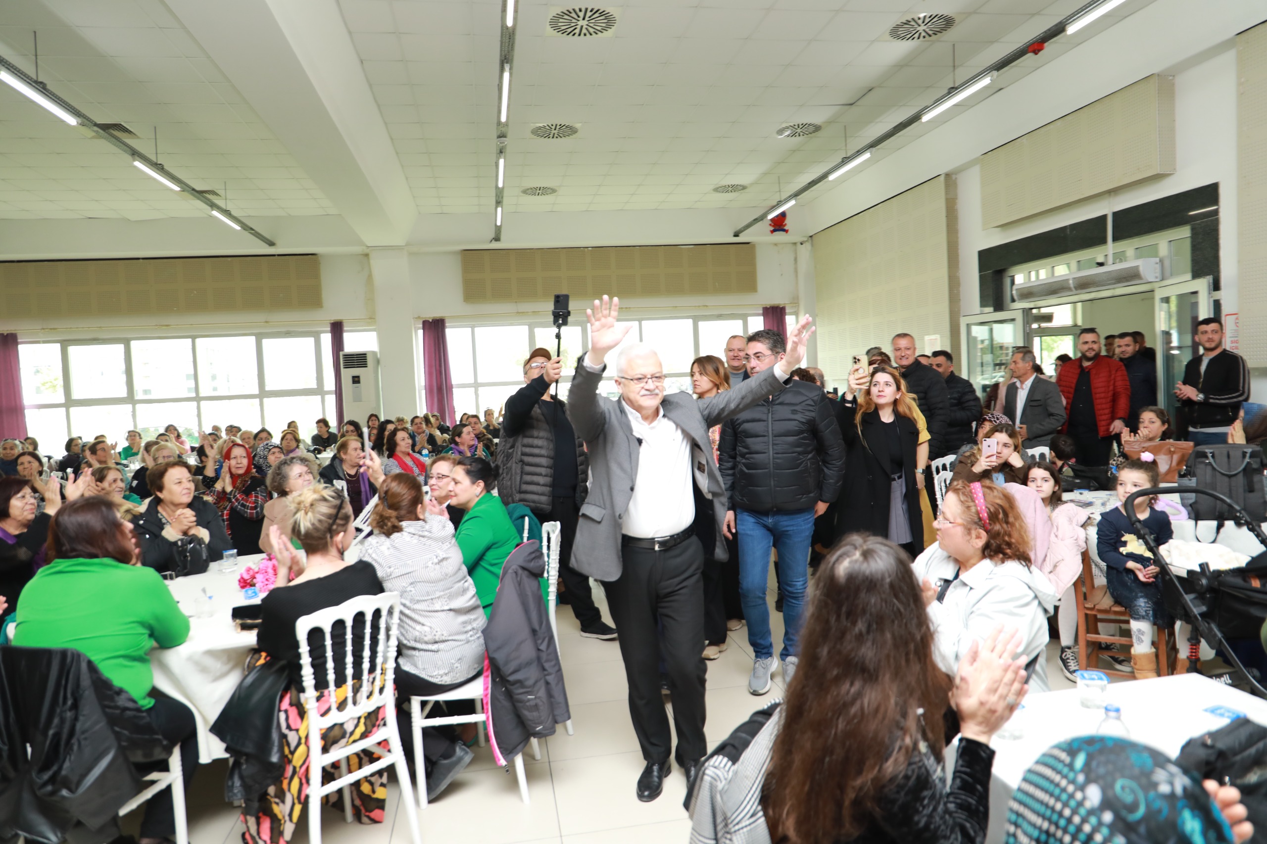 Burhaniye'de anneler, Anneler Günü'nde eğlenceye doyacak