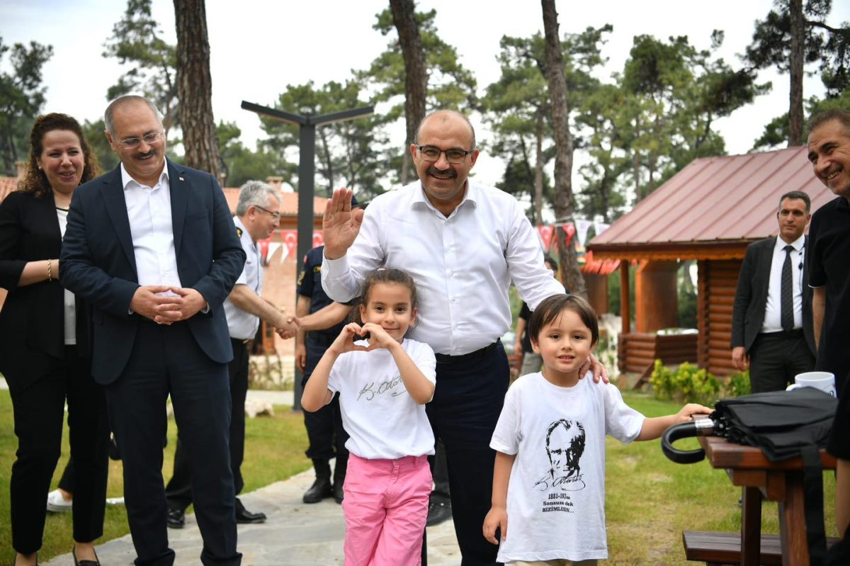 Vali Ustaoğlu'ndan Konakpınar Gençlik Merkezi çıkarması