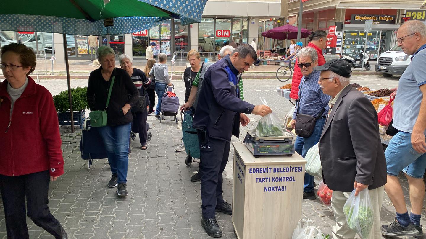 Edremit'te Zabıtalar denetimleri sıklaştırdı