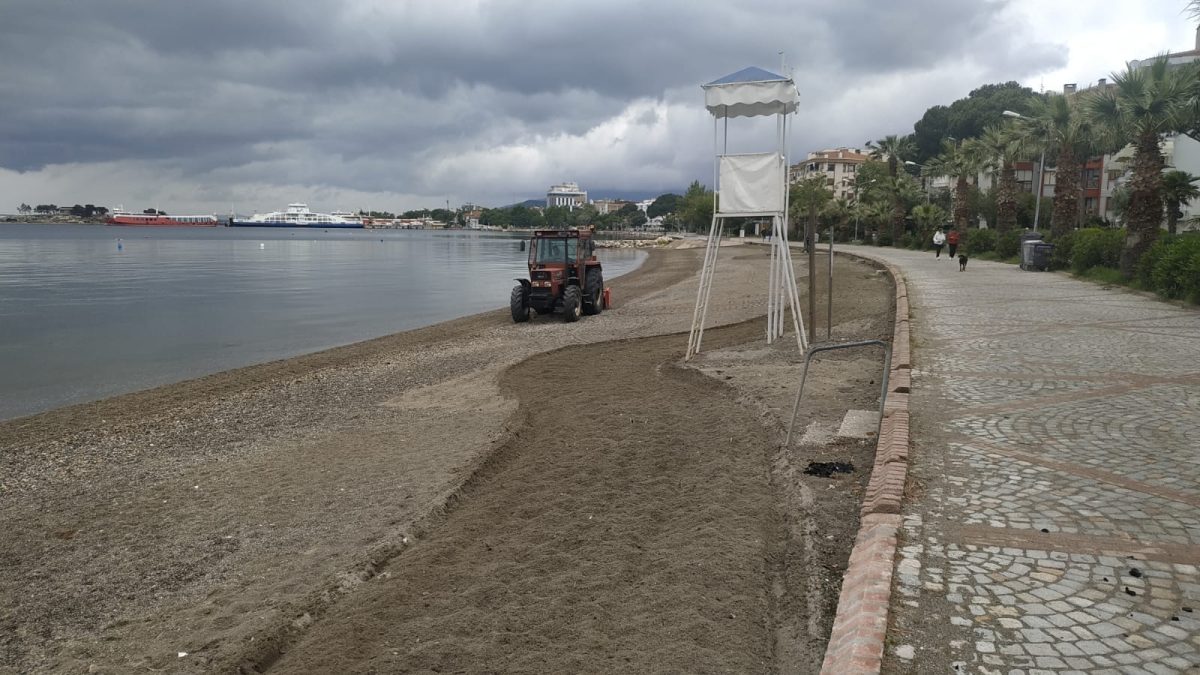 Erdek sahilleri yaz sezonuna hazırlanıyor