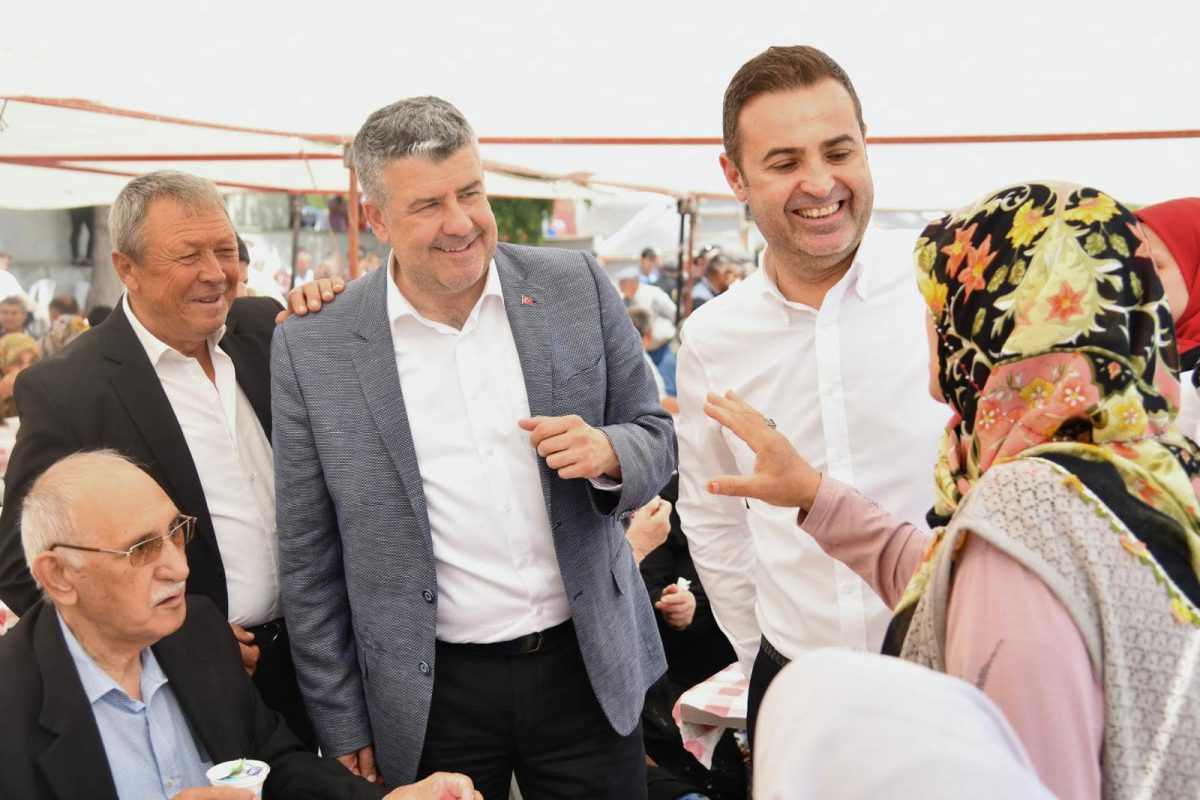 Ahmet Akın ve Mesut Akbıyık, Tatlıpınar mahallesinde düzenlenen hayra katıldı