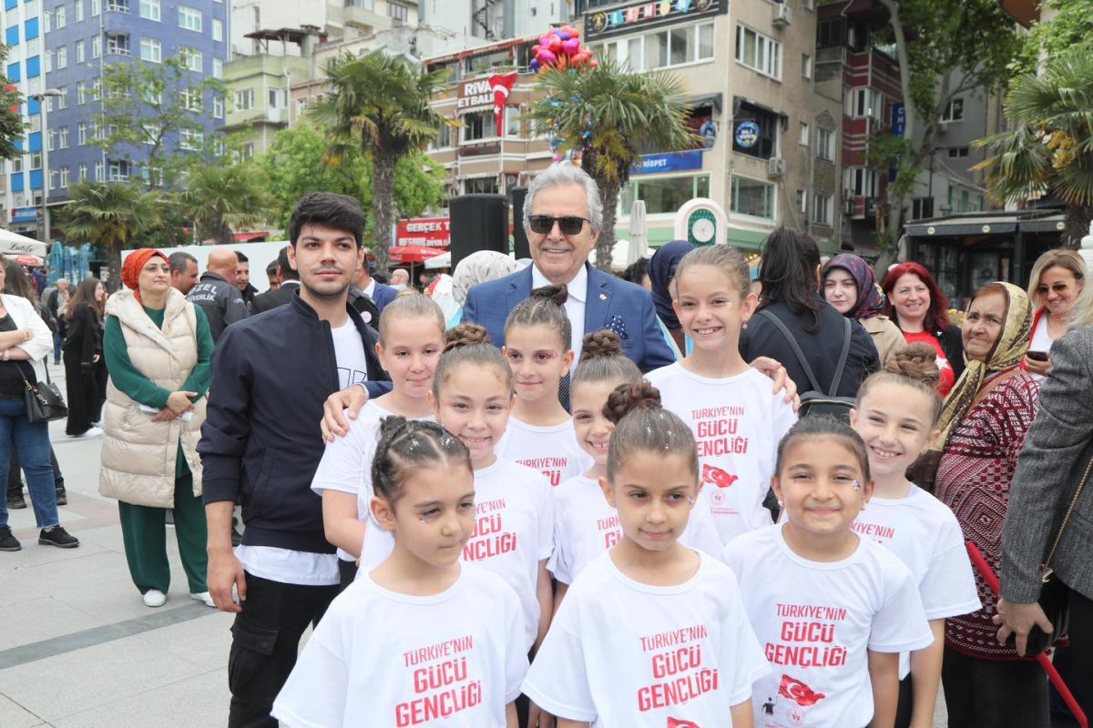 Bandırma'da 19 Mayıs büyük bir coşkuyla kutlandı