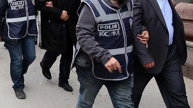 Balıkesir merkezli FETÖ operasyonunda 11 zanlı yakalandı