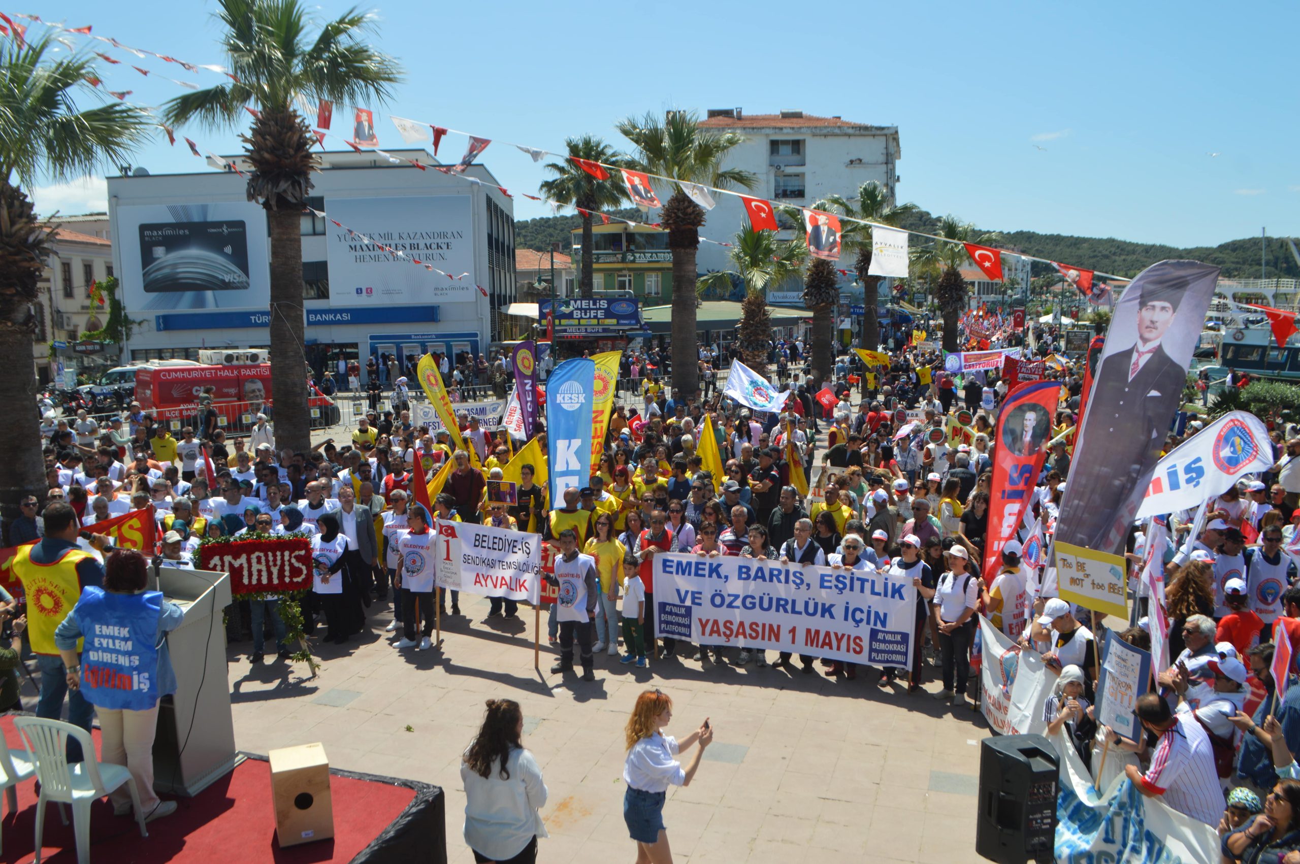 Ayvalık'ta 1 Mayıs Emek ve Dayanışma Günü coşkuyla kutlandı