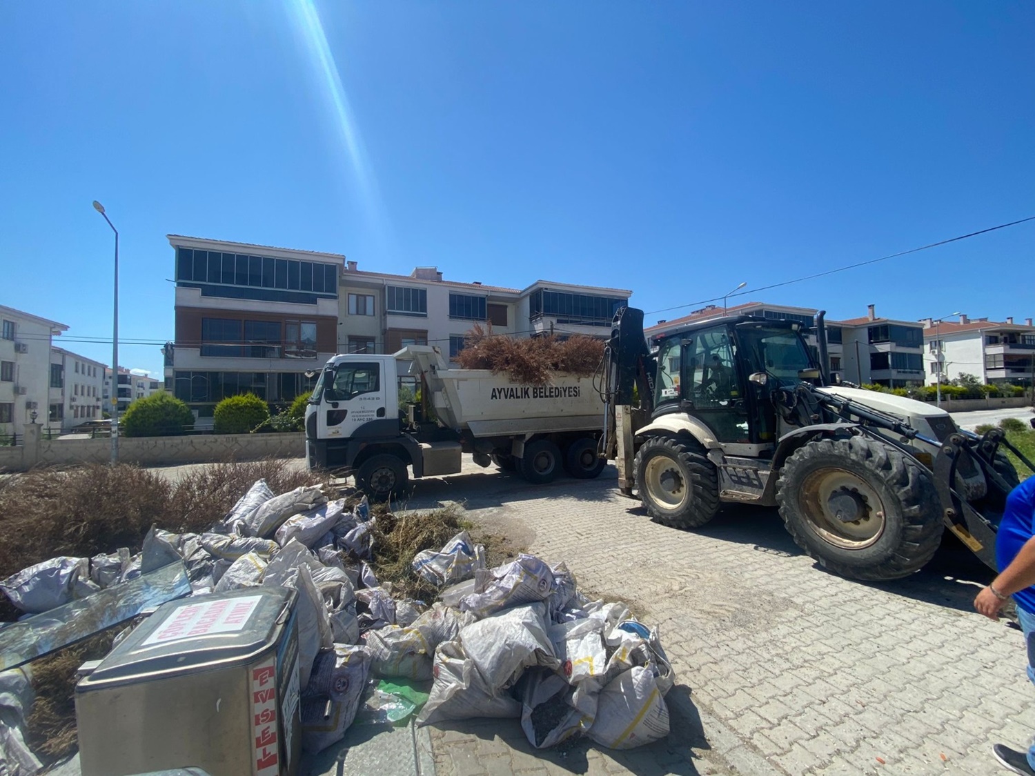 Ayvalık'ta temizlik yoğun bir tempoda devam ediyor