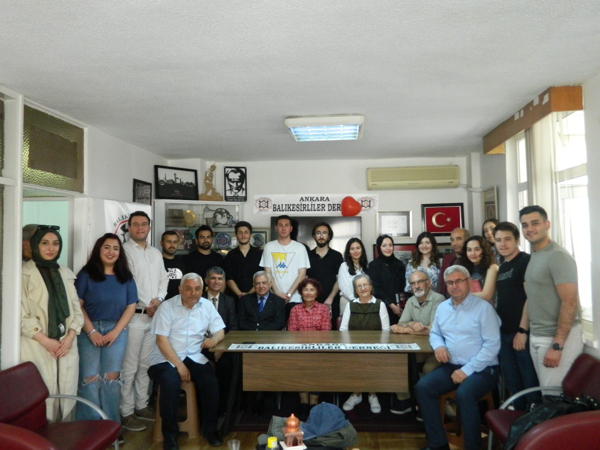Ankara Balıkesirliler Derneği'nde mezuniyet heyecanı