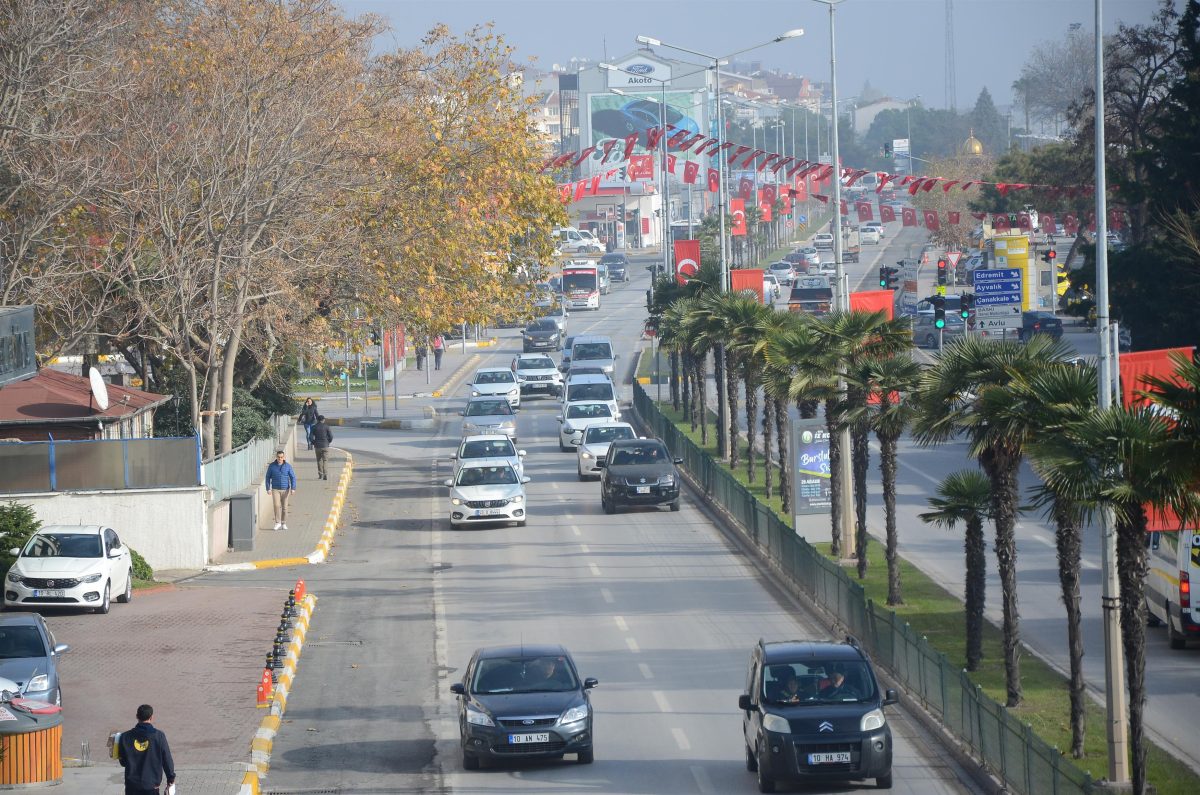 Balıkesir'de mart ayında trafiğe kayıtlı araç sayısı 604 bin 414 olarak kaydedildi