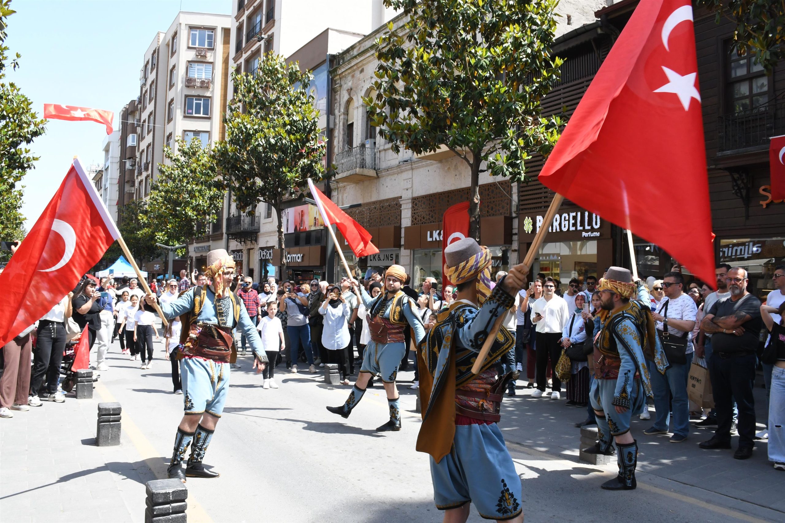 Başkan Ahmet Akın'dan gençler için görkemli festival!