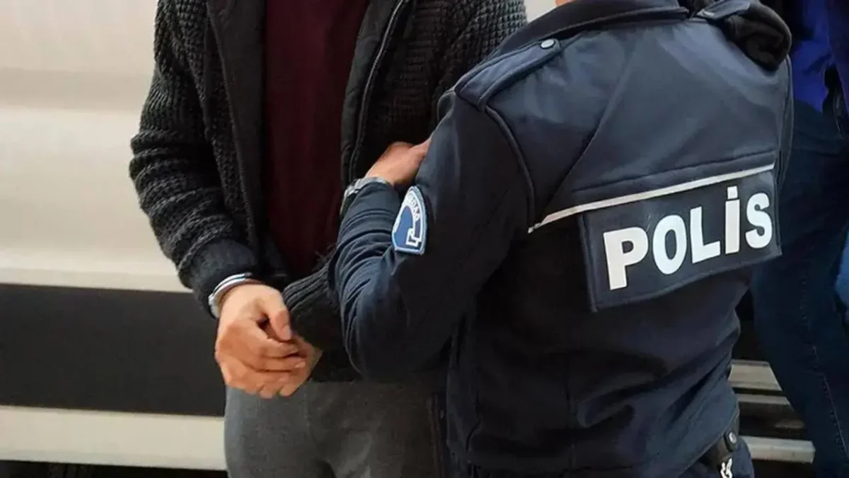 Interpol'ün kırmızı bültenle aradığı kişi Alanya'da yakalandı