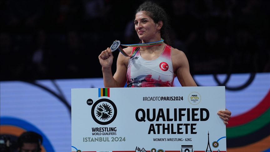 Milli güreşçi Nesrin Baş, Paris 2024 Olimpiyat Oyunları'na kota aldı