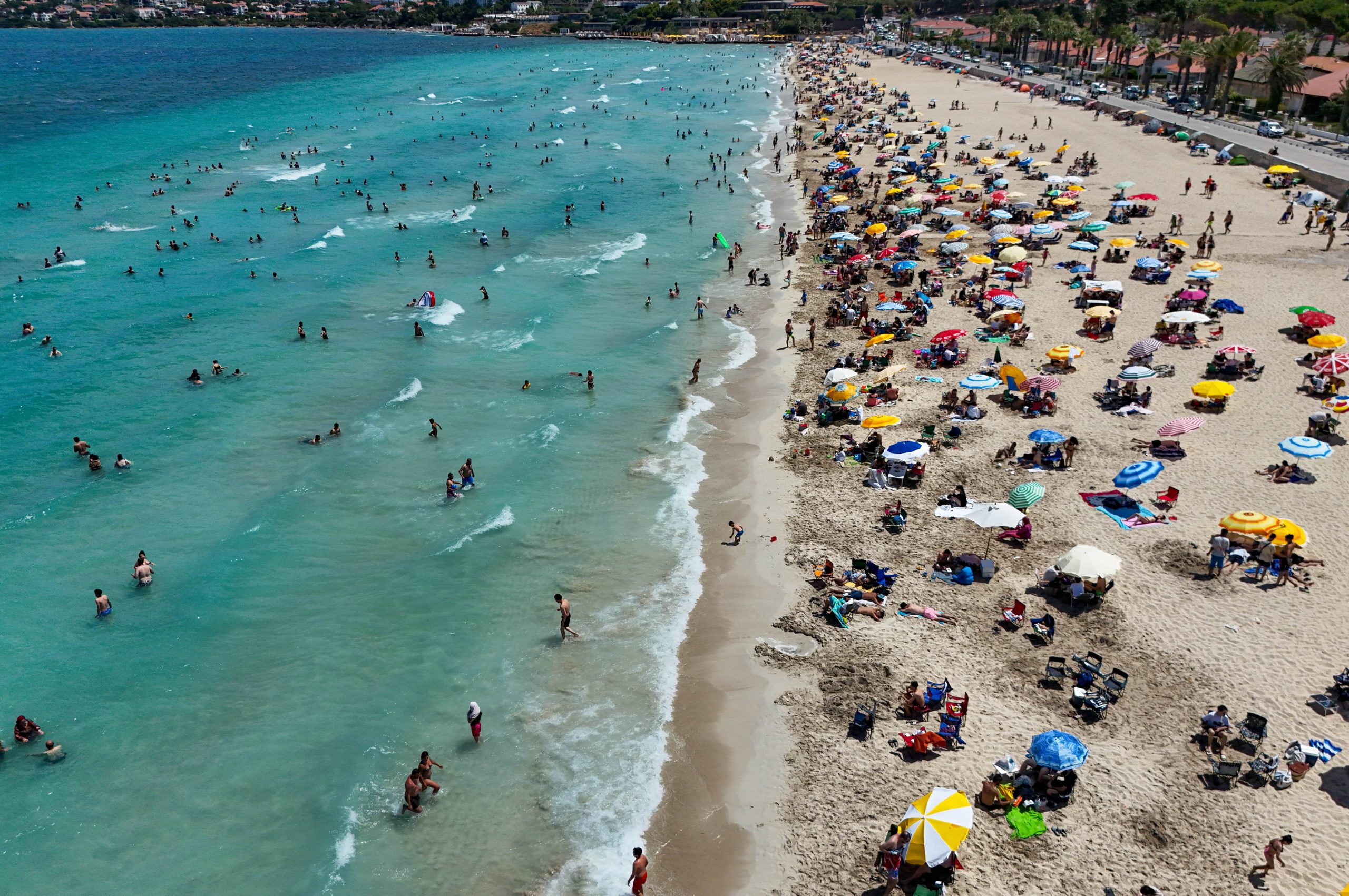 Turizm merkezi Çeşme'de yoğunluk yaşanıyor