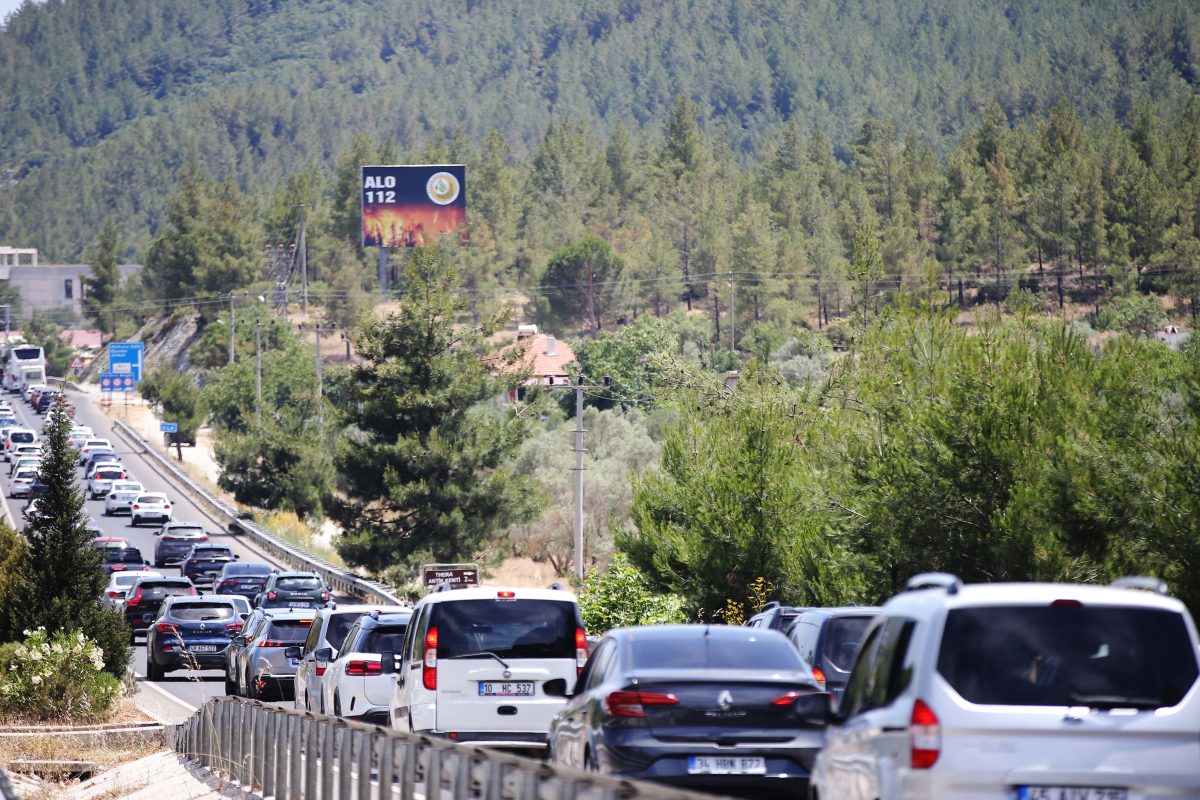 Kara yollarında bayram hareketliliği devam ediyor