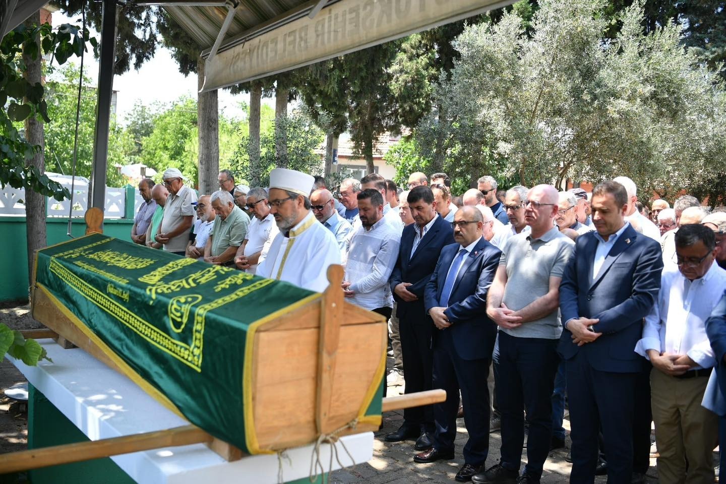 Efsane muhtar Küçükoğlu ebediyete uğurlandı