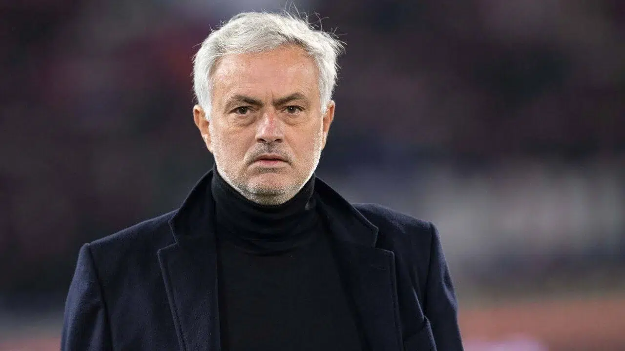 Fenerbahçe, Mourinho'yu KAP'a bildirdi