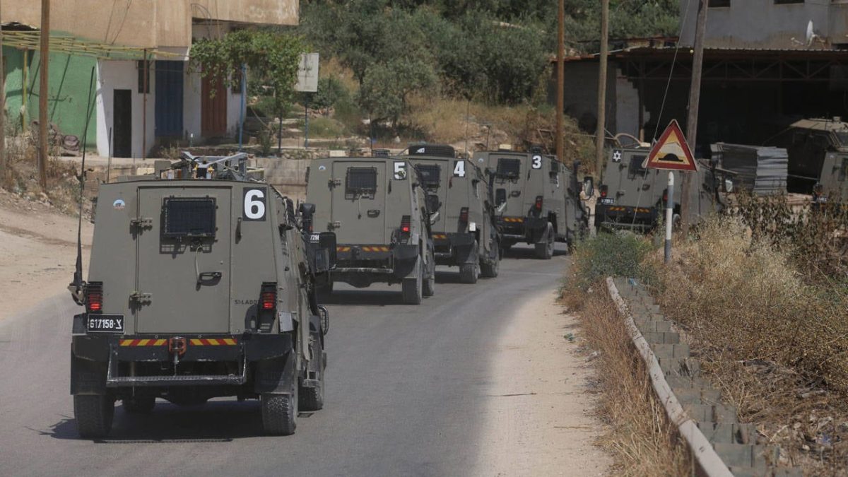 İsrail ordusu, Gazze Şeridi'nin güneyindeki Refah kentinde saldırıların durdurulmadığını, 