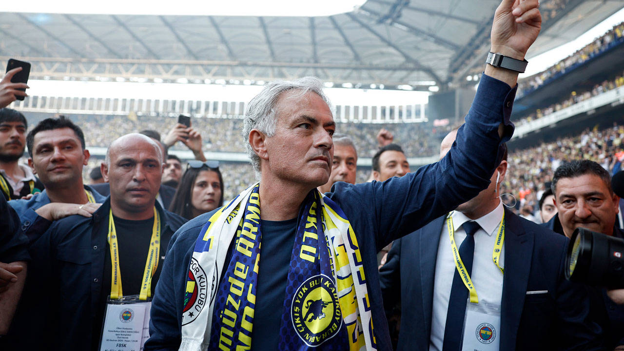 Mourinho iş başı yaptı: Teknik heyet belli oldu