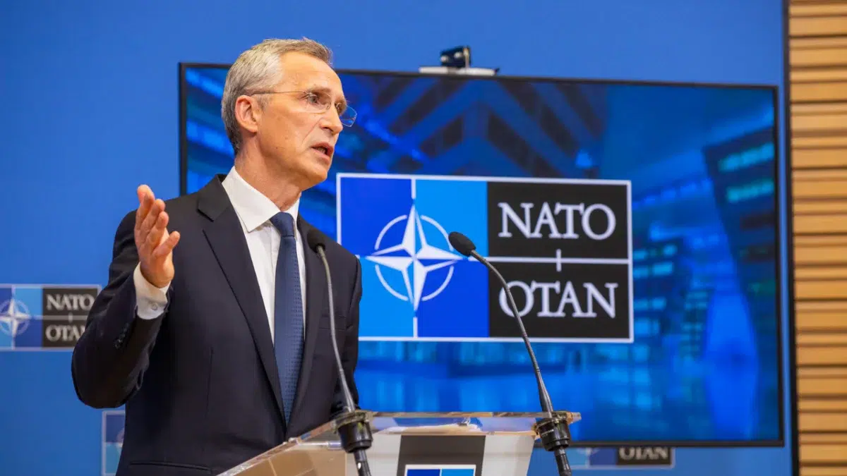 Yeni NATO üyesi İsveç'i ziyaret eden Stoltenberg, İsveç Başbakanı Ulf Kristersson ile düzenlenen ortak basın toplantısında konuştu. Stoltenberg, İsveç'in kolektif savunma ve güvenliğe farklı yollarla katkı sağladığını belirterek NATO'nun Ukrayna’ya sağladığı destek konusunda da 