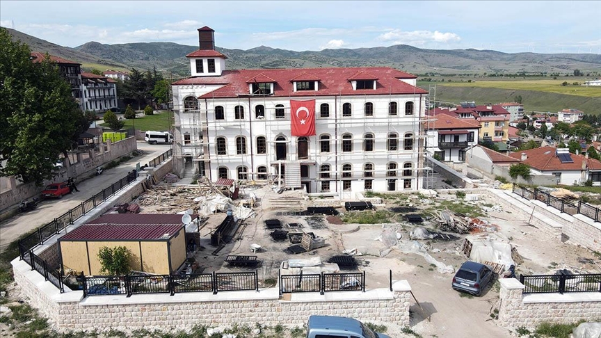 159 yıllık Kızlar Mektebi restorasyonla kütüphaneye dönüştürülüyor