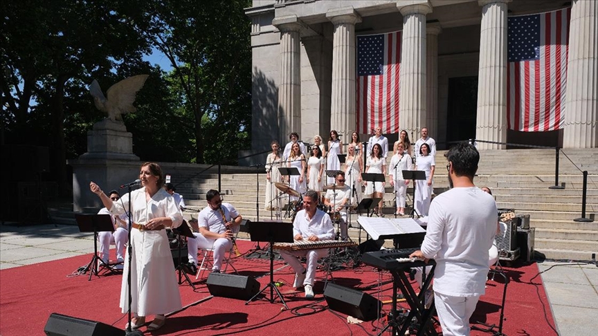 New York Atatürk Korosu Harlem'de konser verdi