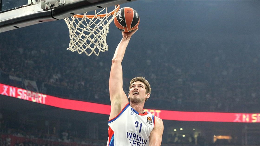 Anadolu Efes, Alman basketbolcu Tibor Pleiss'a veda etti