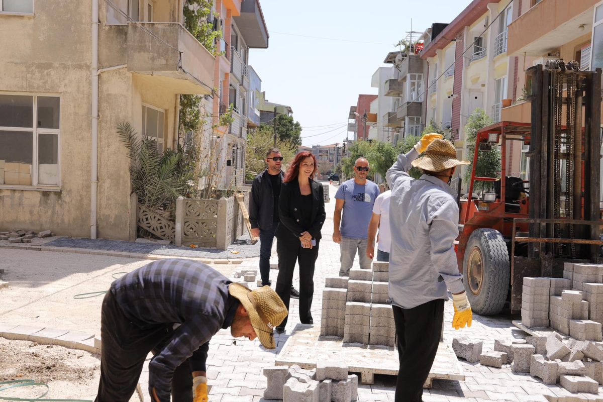 Bandırma Belediyesi, yol ve parke çalışmalarına hız kesmeden devam ediyor