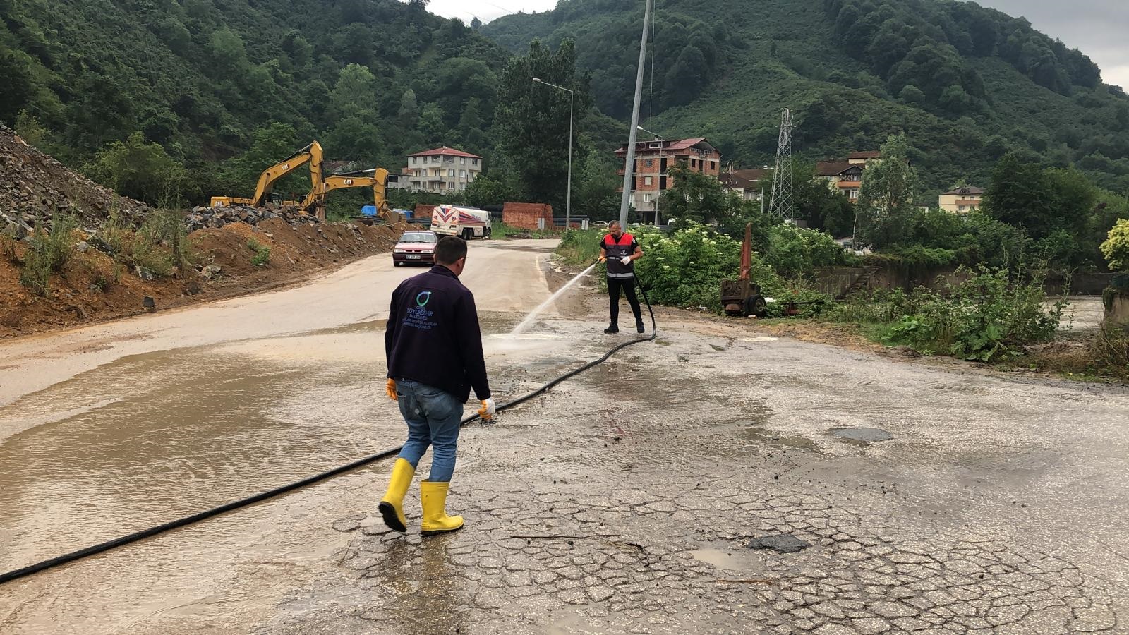 Ordu'da yağışın etkili olduğu iki ilçede hasar tespiti yapılıyor